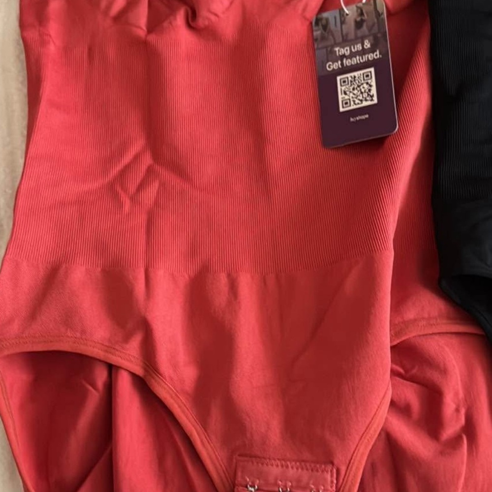 Seamless Red and black  Shape-wear! the listing is for 2 xxl new